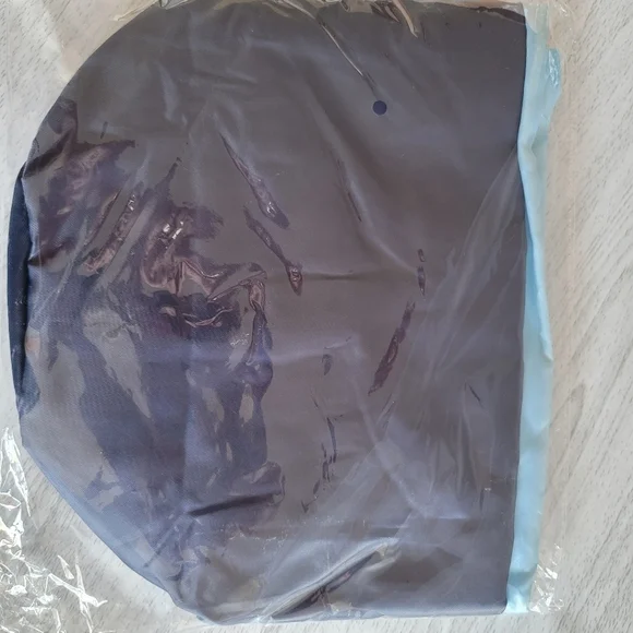 Avon Drawstring Toiletry Bag - Picture 3 of 7